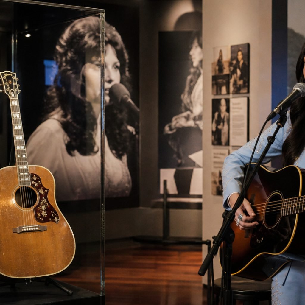 Ella Langley Pays Homage: The Rebirth of ‘Honky Tonk Angels’