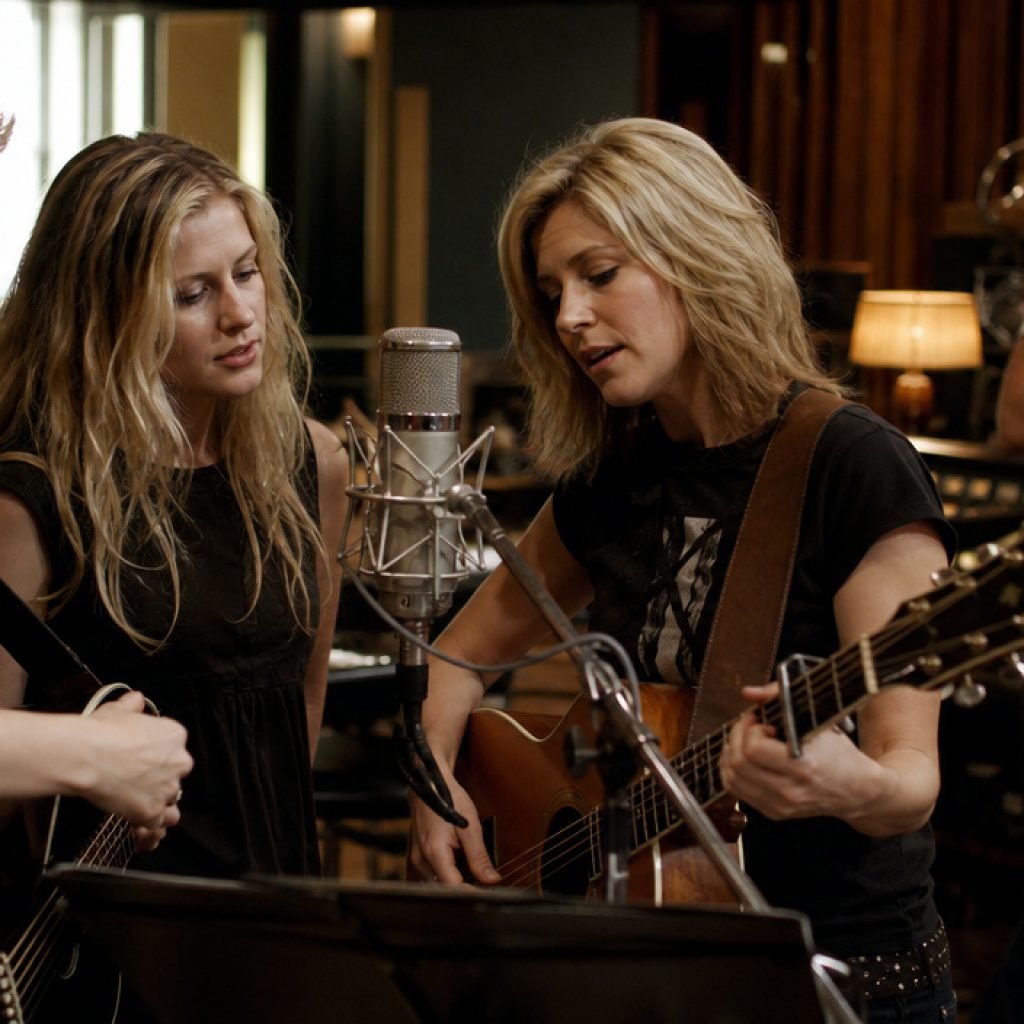 Miranda Lambert Returns to Billy Bob’s for Exclusive ‘Crisco’ Album Debut