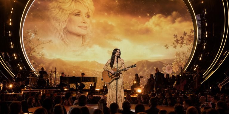 Kacey Musgraves Returns to 2026 VMAs for Dolly Parton Tribute